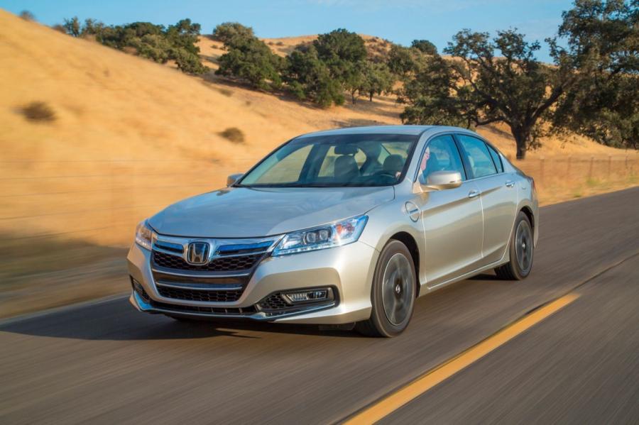  Honda Accord Plug-In Hybrid 2014 года  (фото 29 из 109)